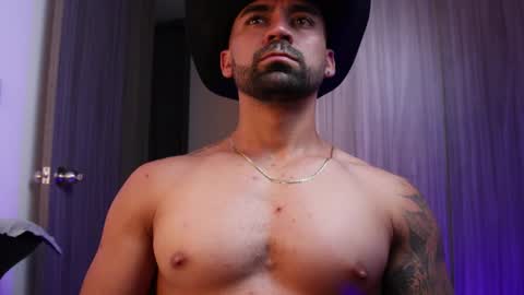 Snapshot of _mikestone chatting on 11-10-25, 03:27 soy mike online show from 11-10-25, 03:27