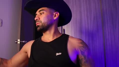 Snapshot of _mikestone chatting on 11-12-25, 01:28 soy mike online show from 11-12-25, 01:28