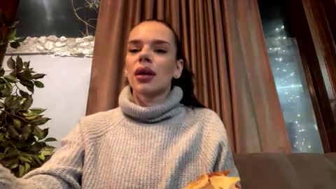 AstrideVonTeese online show from 12-19-24, 04:02