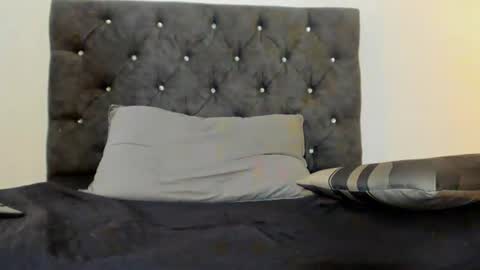 _milann_1 online show from 07-25-26, 02:09