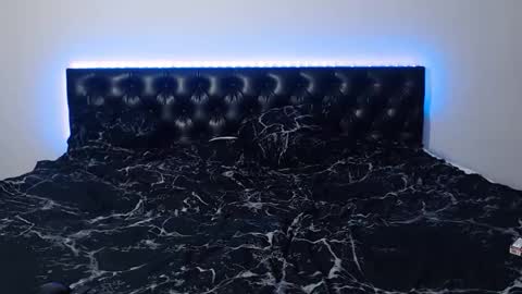 mikey and mia online show from 11-05-25, 05:24