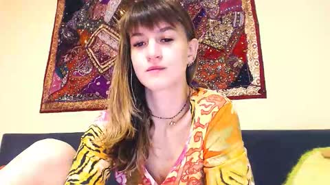 Snapshot of _minnie_boo_ chatting on 09-21-25, 07:37 Boo online show from 09-21-25, 07:37