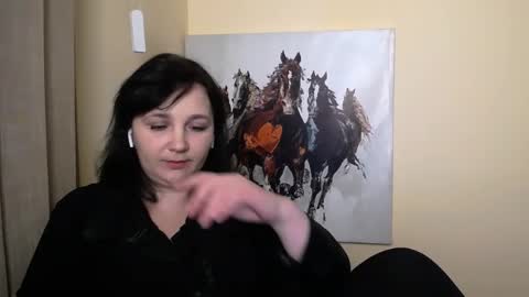 Snapshot of _miranda_sun chatting on 02-28-25, 02:42 Miranda online show from 02-28-25, 02:42