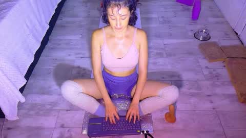 karoline uwu online show from 09-28-25, 09:09