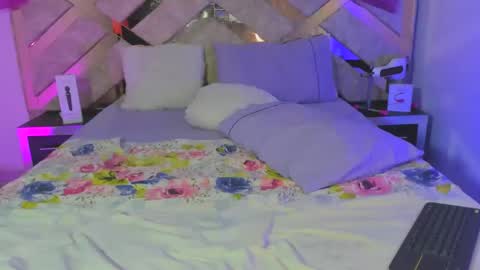 Khloe  online show from 01-08-25, 10:48