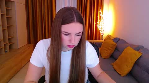 Mia online show from 03-21-26, 08:30