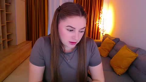 Mia online show from 04-23-26, 07:30