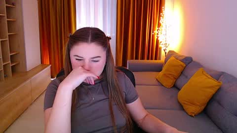 Mia online show from 04-23-26, 12:29