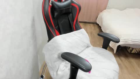 Snapshot of _miss_nikki_ chatting on 12-10-24, 11:43 Nikalina online show from 12-10-24, 11:43