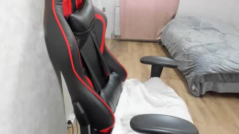 Snapshot of _miss_nikki_ chatting on 12-16-24, 10:29 Nikalina online show from 12-16-24, 10:29