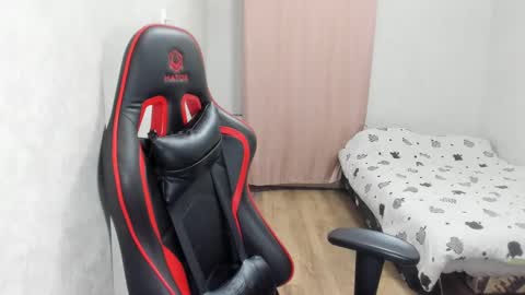 Snapshot of _miss_nikki_ chatting on 01-08-25, 02:14 Nikalina online show from 01-08-25, 02:14