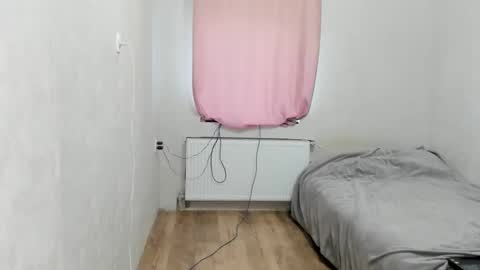 Snapshot of _miss_nikki_ chatting on 10-15-25, 09:42 Nikalina online show from 10-15-25, 09:42