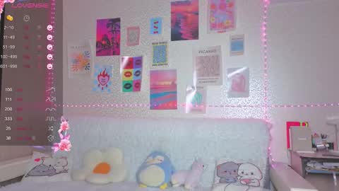 Snapshot of _missbella_ chatting on 11-28-25, 11:46 Bella online show from 11-28-25, 11:46