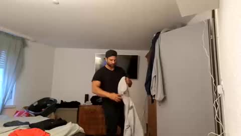 BENJI online show from 09-23-25, 07:22