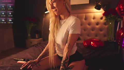 Snapshot of _miumiu_ chatting on 02-14-25, 02:18 Sasha online show from 02-14-25, 02:18