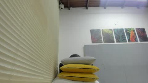 _molly_rosse_ online show from 04-25-26, 12:19