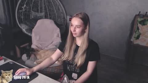 Snapshot of _mother_of_cats chatting on 10-01-25, 07:20 Debby online show from 10-01-25, 07:20