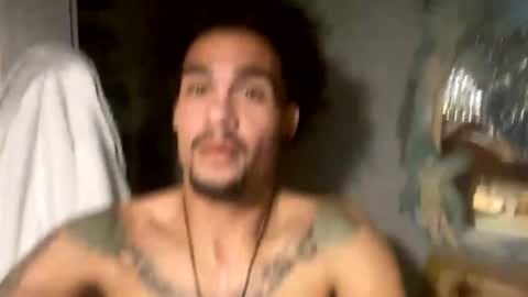 Snapshot of _mr_g chatting on 12-26-24, 05:47 Mixedbreed online show from 12-26-24, 05:47