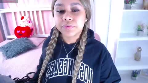 nahomi  online show from 02-24-25, 08:49