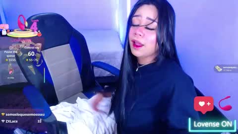 nahomi  online show from 09-25-25, 04:05