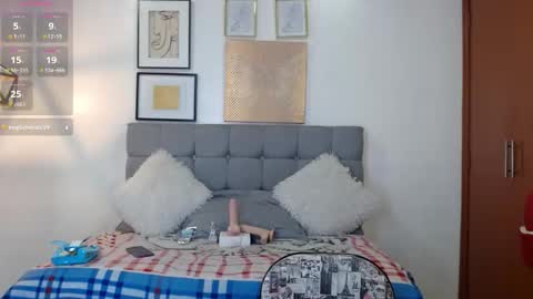 Snapshot of _naomi_s chatting on 10-29-25, 02:08 _naomi_s online show from 10-29-25, 02:08