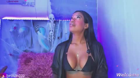 naomi brown online show from 10-25-25, 03:03