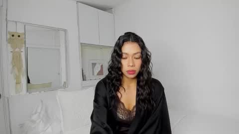 Snapshot of _nathaliesex chatting on 12-19-25, 02:40 independent model natha online show from 12-19-25, 02:40