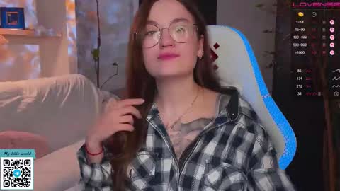 Mia with a big heart  online show from 10-20-25, 11:54