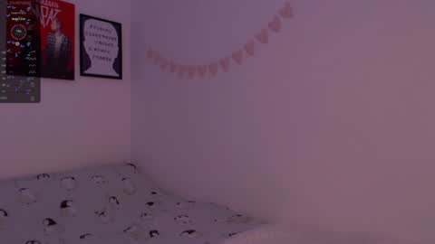 Snapshot of _ni_kiss chatting on 12-19-24, 11:14 Nika online show from 12-19-24, 11:14