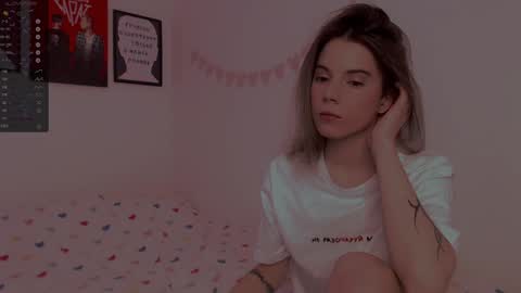 Snapshot of _ni_kiss chatting on 01-12-25, 11:50 Nika online show from 01-12-25, 11:50