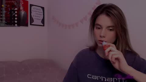 Snapshot of _ni_kiss chatting on 02-24-25, 09:52 Nika online show from 02-24-25, 09:52