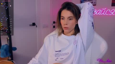 Snapshot of _ni_kiss chatting on 09-18-25, 08:44 Nika online show from 09-18-25, 08:44