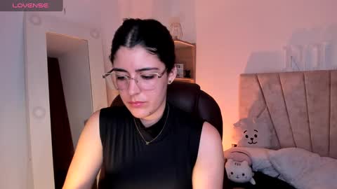 Niah  You can call me Ni or cutie haha online show from 03-01-25, 09:15