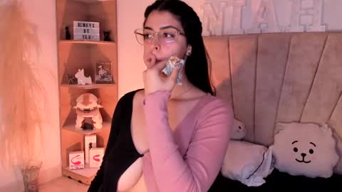 Niah  You can call me Ni or cutie haha online show from 03-05-25, 12:16