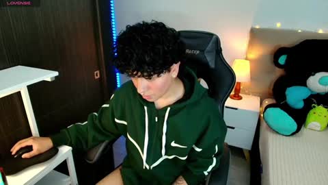 Snapshot of _nickconnor1 chatting on 12-03-24, 10:40 Nicolas online show from 12-03-24, 10:40