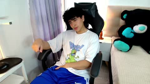 Snapshot of _nickconnor1 chatting on 12-07-24, 09:00 Nicolas online show from 12-07-24, 09:00