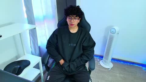 Snapshot of _nickconnor1 chatting on 01-20-25, 04:23 Nicolas online show from 01-20-25, 04:23