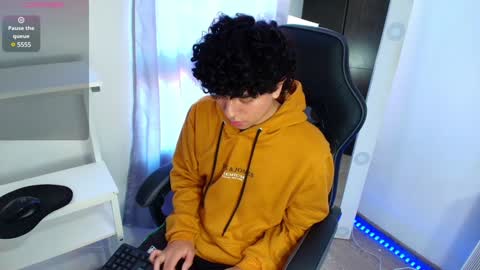 Snapshot of _nickconnor1 chatting on 01-22-25, 07:03 Nicolas online show from 01-22-25, 07:03