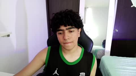 Snapshot of _nickconnor1 chatting on 02-19-25, 06:43 Nicolas online show from 02-19-25, 06:43