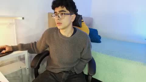 Snapshot of _nickconnor1 chatting on 10-16-25, 06:36 Nicolas online show from 10-16-25, 06:36