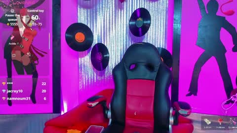 Nicky  Please help me with your thumbs up its importan online show from 04-09-26, 09:20