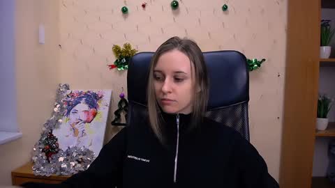 Nica online show from 12-26-24, 02:48