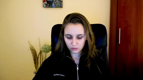 Nica online show from 01-06-25, 04:13