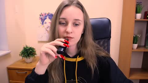 Nica online show from 01-15-25, 03:18