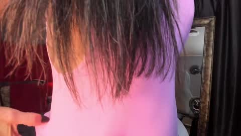 _nicoletteshea_ online show from 01-31-25, 12:50