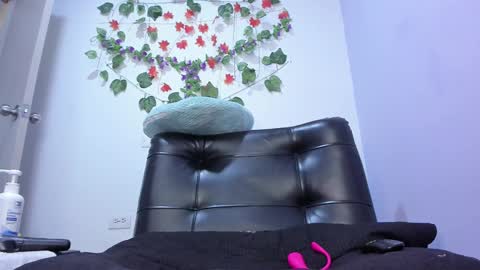 juliana online show from 02-20-25, 09:11