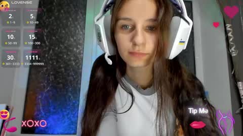 Nika online show from 10-19-25, 04:07