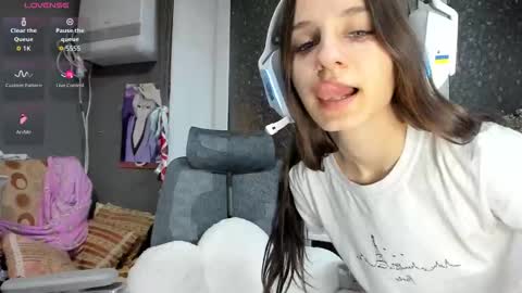 Nika online show from 01-17-26, 03:50