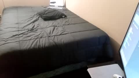 Snapshot of _olivia1_ chatting on 10-31-25, 12:06 Olivia online show from 10-31-25, 12:06