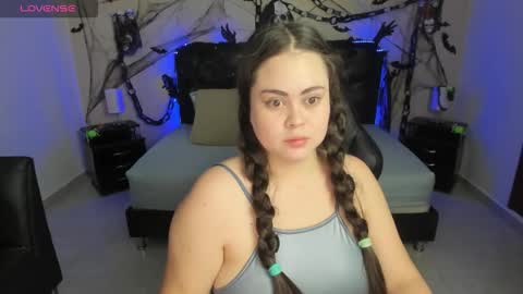 Olivia jones online show from 10-30-25, 11:33